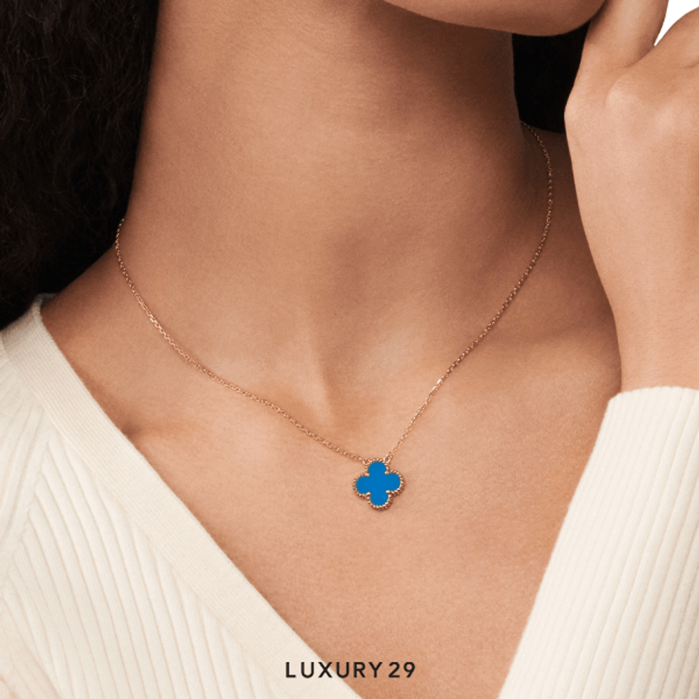Van Cleef & Arpels Vintage Alhambra pendant, 18K yellow gold, blue agate(Free Size, Blue)